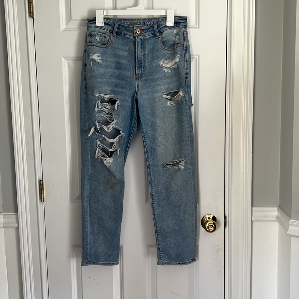 USED- AE ripped jeans - has a few stains